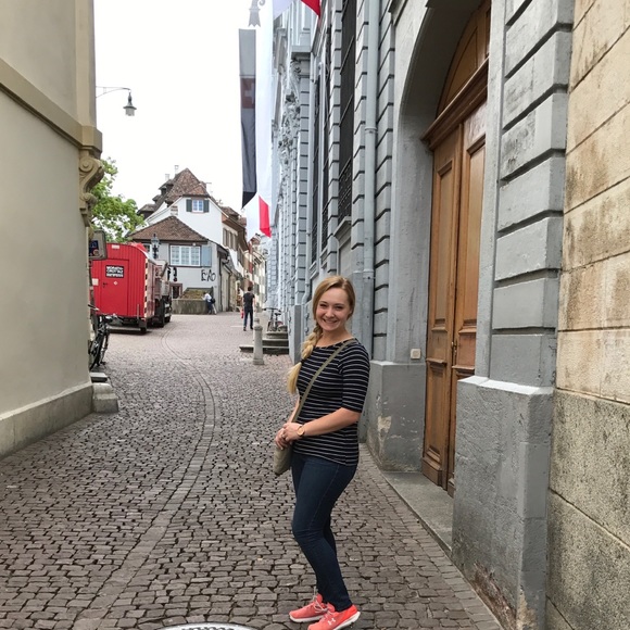 Meet your Posher, Megan - Picture 1 of 1